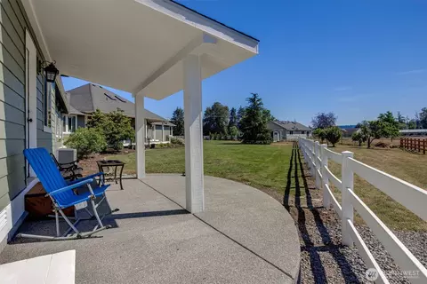 Exterior - 4926 268th St E, Spanaway, WA 98387 photo 6 of 7