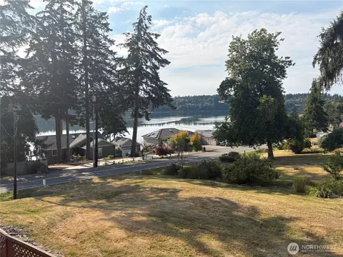 10142 Steamboat Island Rd NW, Olympia, WA 98502