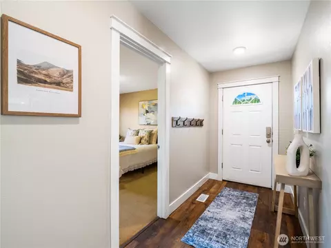 Entry Way - 402 Factory St SE, Orting, WA 98360 photo 1 of 1