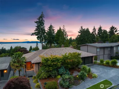 8731 Fauntlee Crst SW, Seattle, WA 98136
