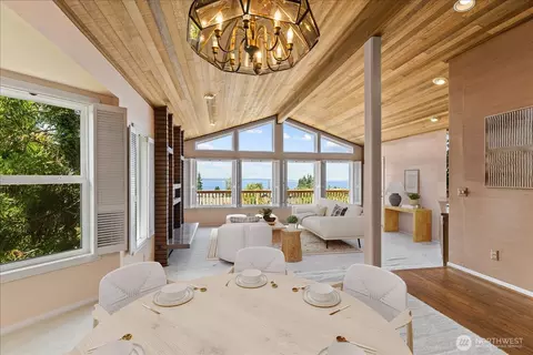 Dining - 809 Spruce Pl, Edmonds, WA 98020 photo 1 of 2