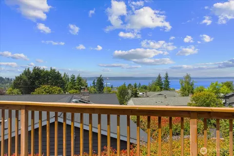 View/Area - 809 Spruce Pl, Edmonds, WA 98020 photo 1 of 5