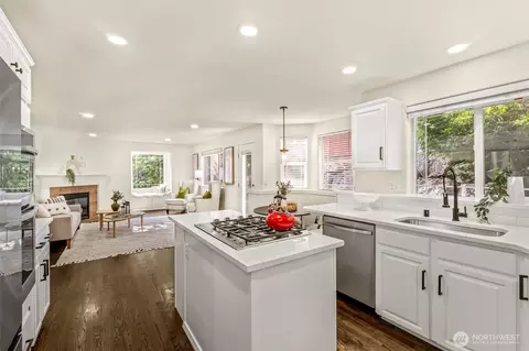 Kitchen - 18121 129th Pl NE, Bothell, WA 98011 photo 5 of 6