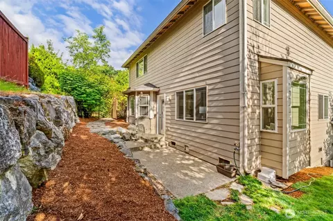 Exterior - 18121 129th Pl NE, Bothell, WA 98011 photo 4 of 5