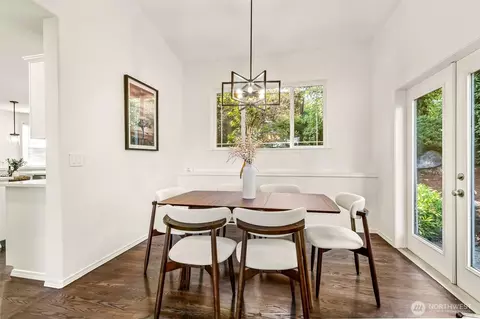 Dining - 18121 129th Pl NE, Bothell, WA 98011 photo 2 of 3