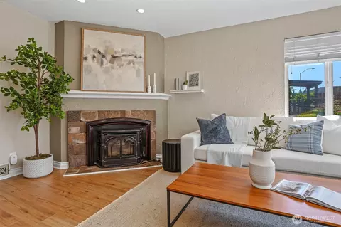 Living - 4711 Colby Ave, Everett, WA 98203 photo 1 of 3