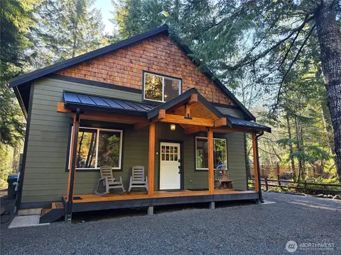 120 Nisqually Way, Ashford, WA 98304