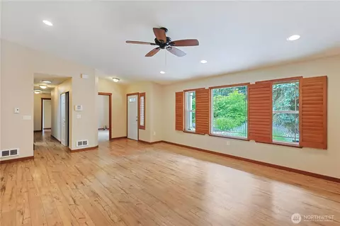 Living - 714 Tipsoo Loop S, Rainier, WA 98576 photo 2 of 2