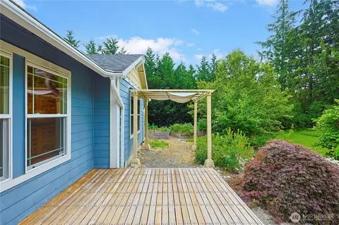 Exterior - 714 Tipsoo Loop S, Rainier, WA 98576 photo 12 of 18