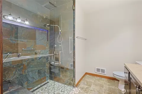 Bath - 714 Tipsoo Loop S, Rainier, WA 98576 photo 1 of 3