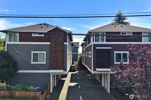 4516 Dayton Ave N, Seattle, WA 98103