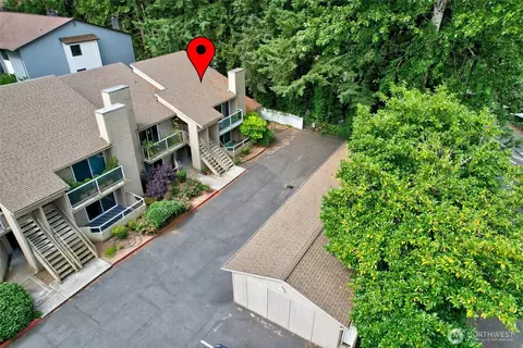 12037 100th Ave NE #206, Kirkland, WA 98034