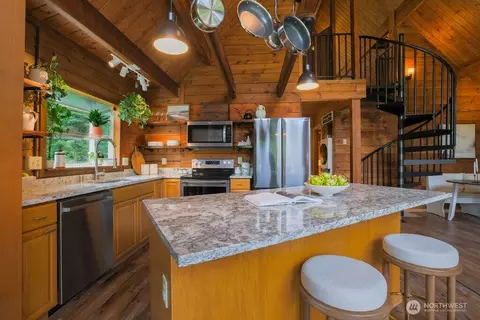Kitchen - 18315 Pioneer Way E, Orting, WA 98360 photo 3 of 3