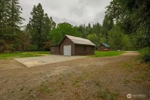Exterior - 18315 Pioneer Way E, Orting, WA 98360 photo 6 of 11