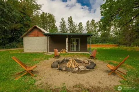 Exterior - 18315 Pioneer Way E, Orting, WA 98360 photo 3 of 11