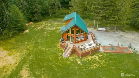 Exterior - 18315 Pioneer Way E, Orting, WA 98360 photo 10 of 11
