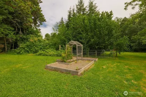 Exterior - 18315 Pioneer Way E, Orting, WA 98360 photo 2 of 11