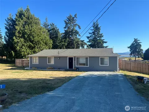 621 Crockett Lake Dr, Coupeville, WA 98239