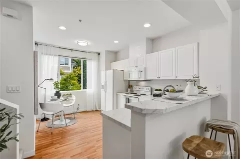 Kitchen - 16227 119th Pl NE, Bothell, WA 98011 photo 2 of 2