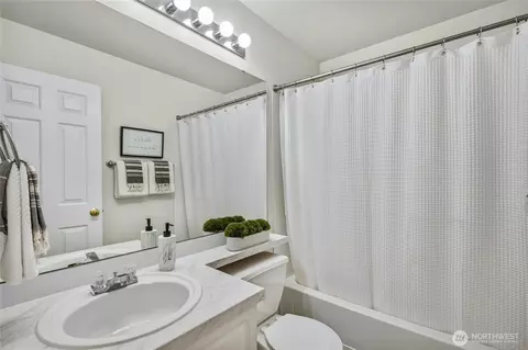 Bath - 16227 119th Pl NE, Bothell, WA 98011 photo 3 of 3