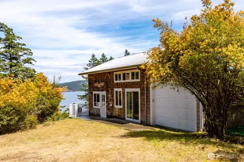 437 Sunrise Rd, Lopez Island, WA 98261