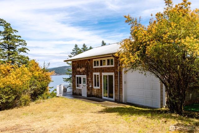 437 Sunrise Rd, Lopez Island, WA 98261