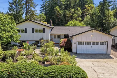 1438 159th Ave SE, Bellevue, WA 98008
