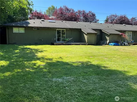 9618 Holly Dr, Everett, WA 98204 photo 2
