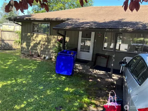 9618 Holly Dr, Everett, WA 98204 photo 3
