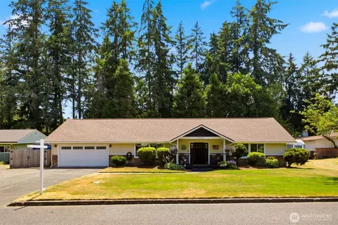 6106 Hillcrest Dr SW, Lakewood, WA 98499