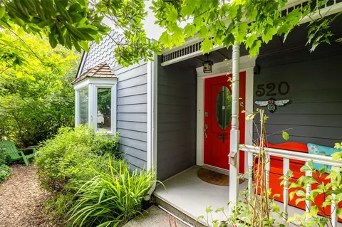 520 4th St, Anacortes, WA 98221