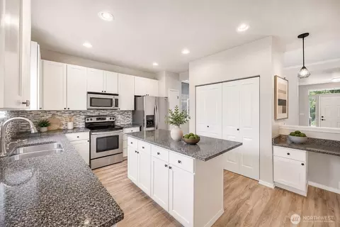 Kitchen - 3927 138th St SE, Mill Creek, WA 98012 photo 2 of 2