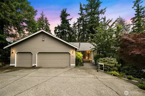 2 Longshore Ln, Bellingham, WA 98229