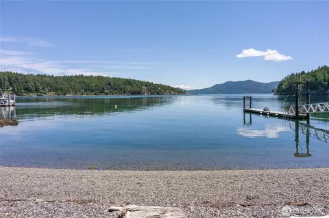 5 Meany Way, Olga, WA 98279