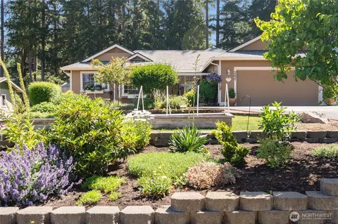 260 E Penzance Rd, Shelton, WA 98584