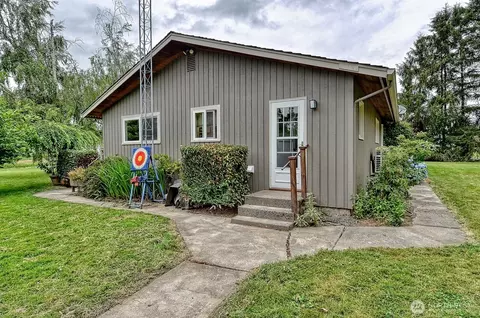 Exterior - 2875 Tom Rd, Everson, WA 98247 photo 3 of 7