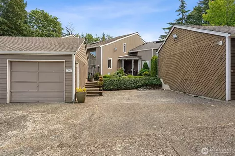 2407 SE 8th Pl, Renton, WA 98055