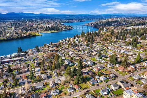 View/Area - 2401 E 16th St, Bremerton, WA 98310 photo 3 of 5