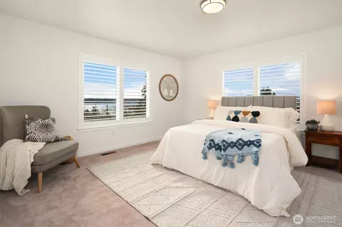 Bedroom - 2401 E 16th St, Bremerton, WA 98310 photo 4 of 4