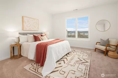 Bedroom - 2401 E 16th St, Bremerton, WA 98310 photo 1 of 4
