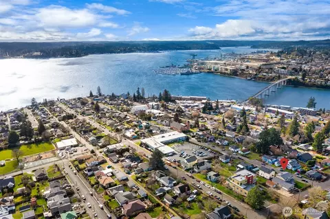 View/Area - 2401 E 16th St, Bremerton, WA 98310 photo 4 of 5