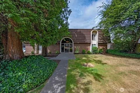 11010 NE 68th St #622, Kirkland, WA 98033