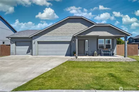 1471 SW Greeley St, College Place, WA 99324