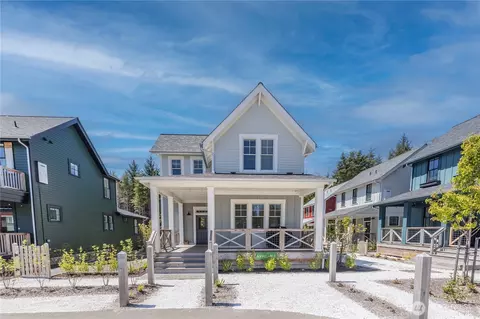 Exterior - 441 E Compass St, Pacific Beach, WA 98571 photo 2 of 6