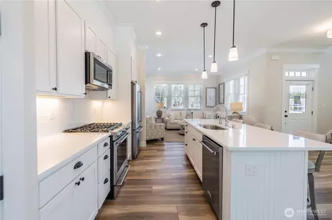 Kitchen - 441 E Compass St, Pacific Beach, WA 98571 photo 4 of 5