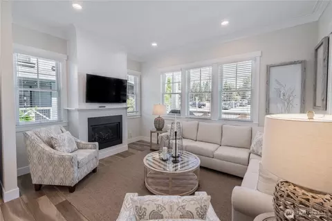 Living - 441 E Compass St, Pacific Beach, WA 98571 photo 1 of 3