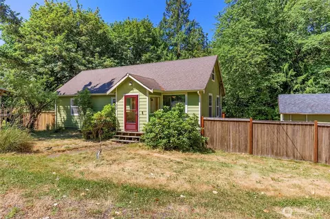 932 Retsil Rd, Port Orchard, WA 98366