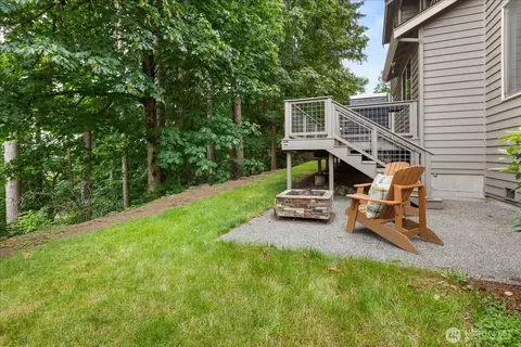 Exterior - 22303 1st Dr SE, Bothell, WA 98021 photo 6 of 6