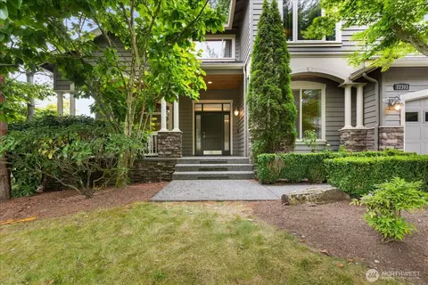 Exterior - 22303 1st Dr SE, Bothell, WA 98021 photo 3 of 6