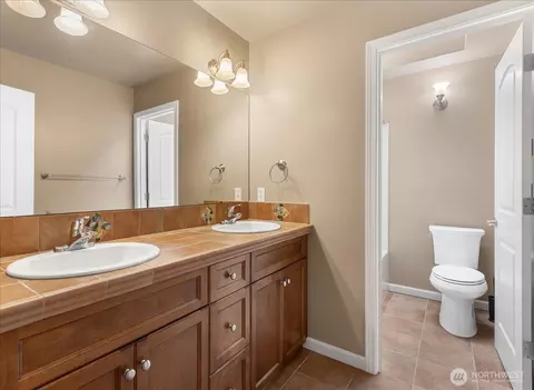 Bath - 22303 1st Dr SE, Bothell, WA 98021 photo 4 of 4